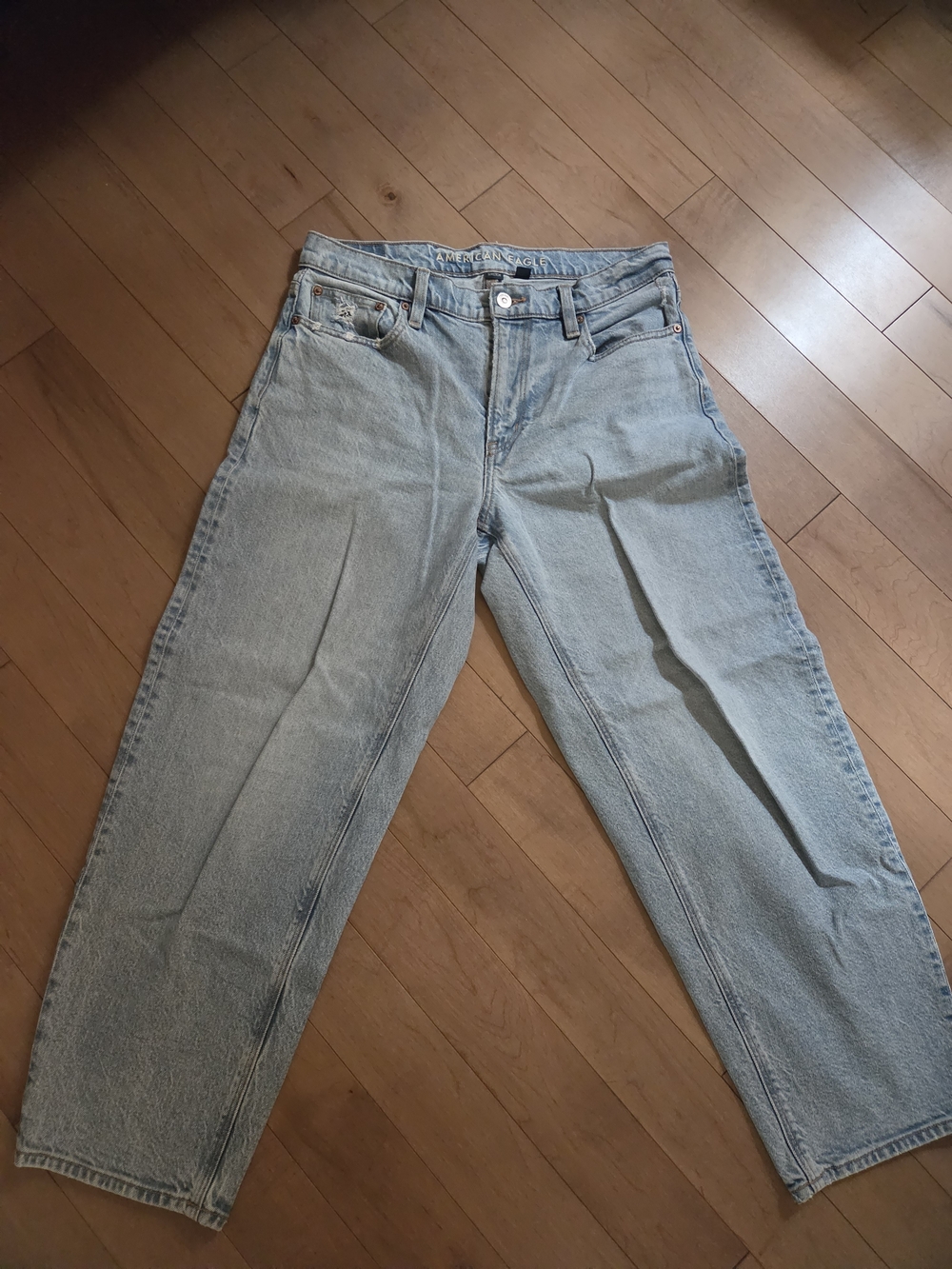 American Eagle Outfitters Light Wash Boyfriend Jeans